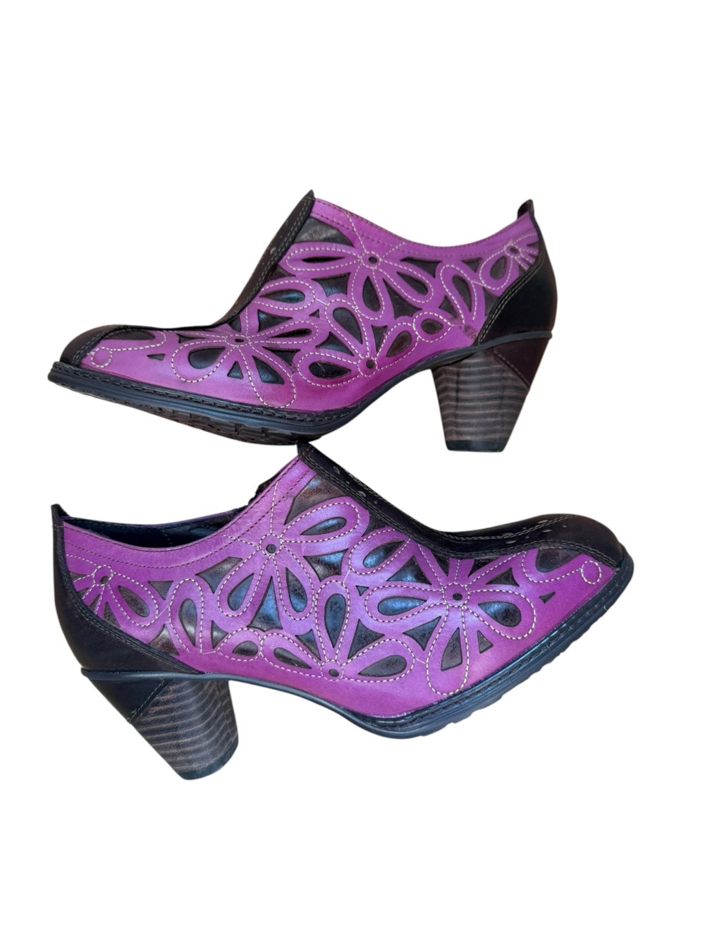 NWOT L'Artiste by Spring Step Arabella Purple Leather Cutout Booties Shoes